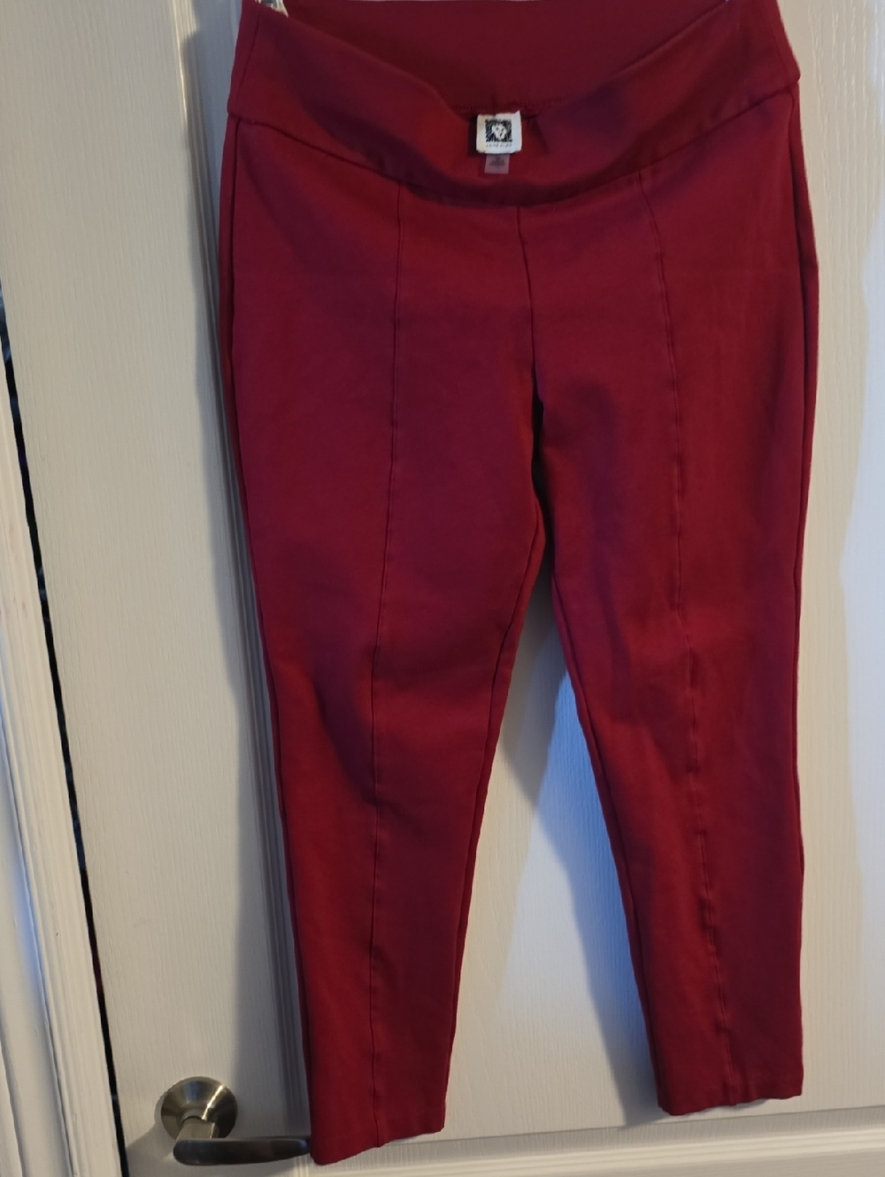 Anne Klein Burgundy Stretch Capris Pants Medium Size